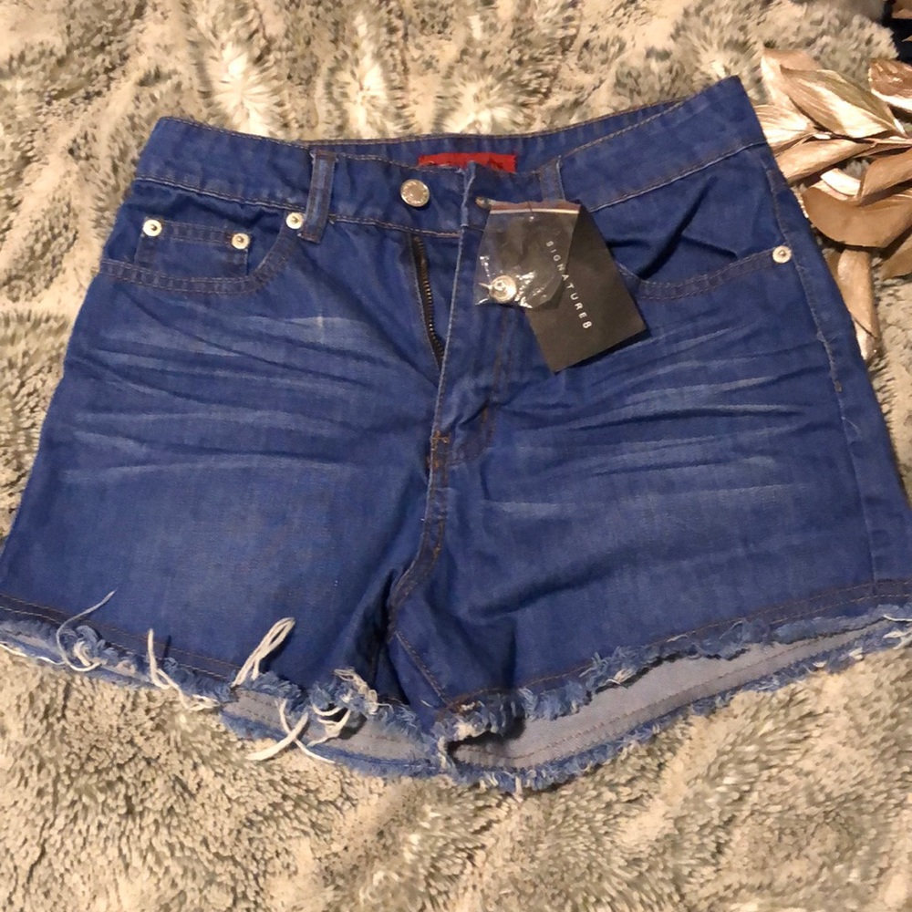 Signature 8 festival shorts💕